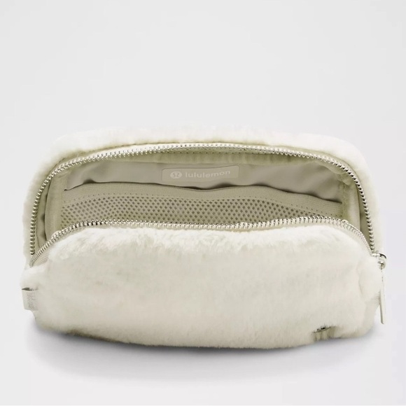 lululemon athletica White Fleece Belt Bag - Picture 2 of 3